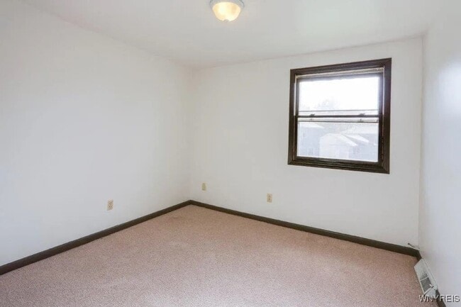 Building Photo - 22 W Summerset Ln