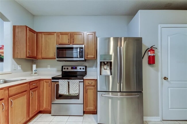 Building Photo - 1138 Hillhurst Dr