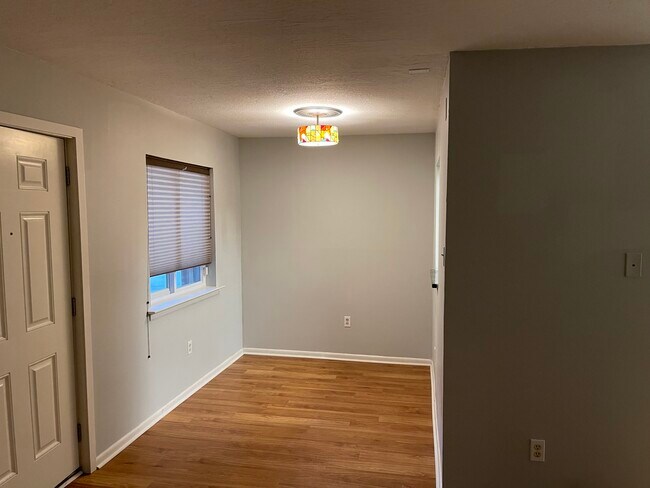 Building Photo - 500 Lake Marina Ave