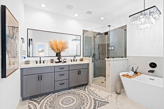 Building Photo - 2717 Drew St