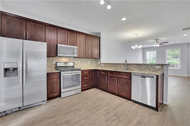 Building Photo - 13491 Spring View Dr