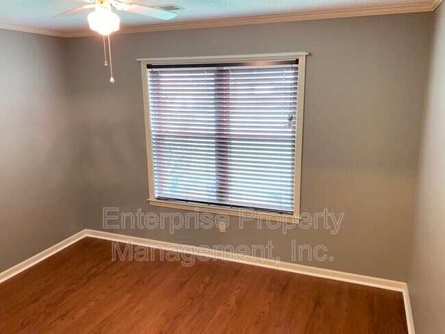 Building Photo - 3840 Charbon Ln
