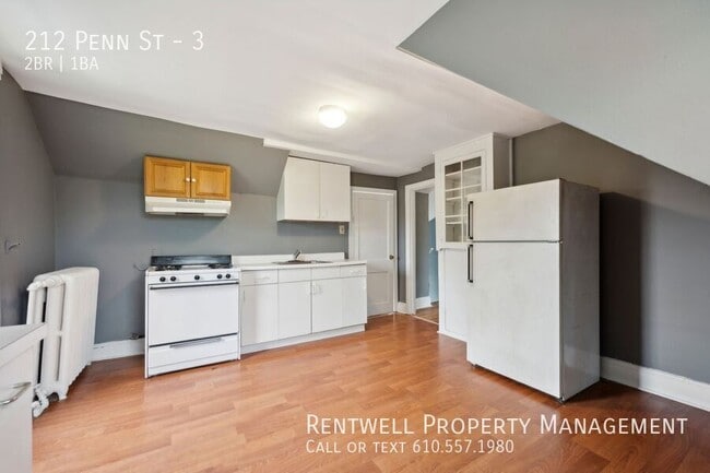 Building Photo - 2 Bedroom - 1 Bath Apartment located Ridle...