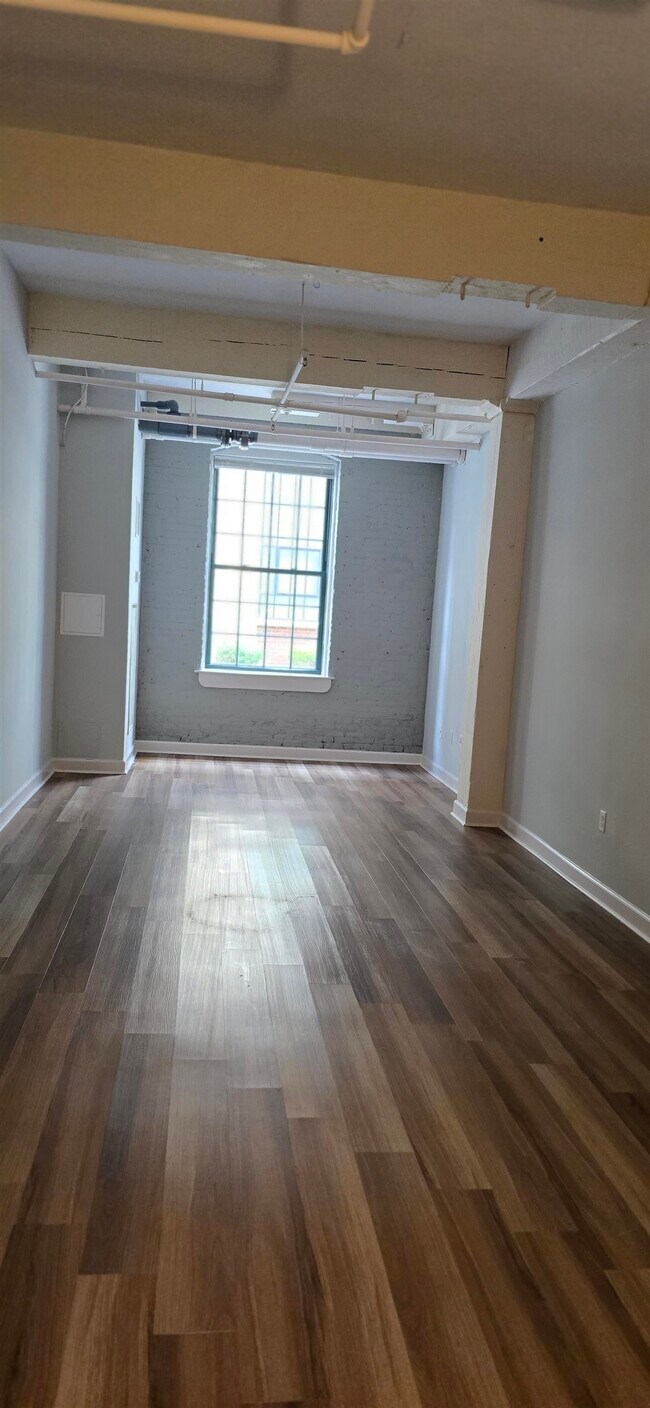 Building Photo - 160 Lafayette St