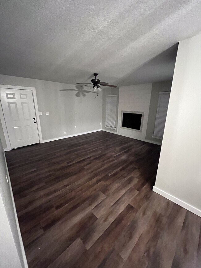 Building Photo - Cedar Terrace #304