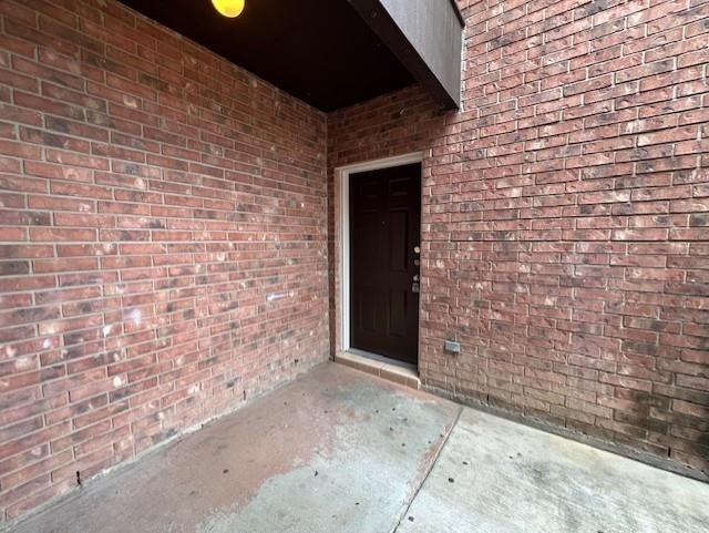 Building Photo - 1001 E Travis St