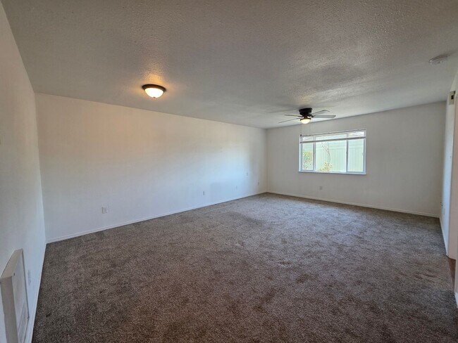 Building Photo - 15450