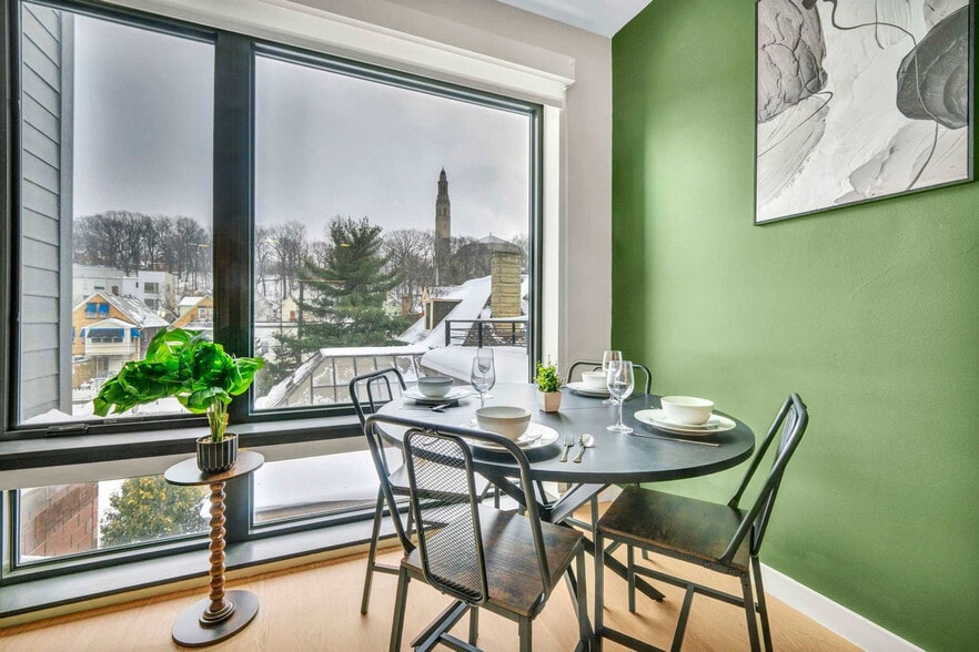 Building Photo - 2189 Cornell Rd