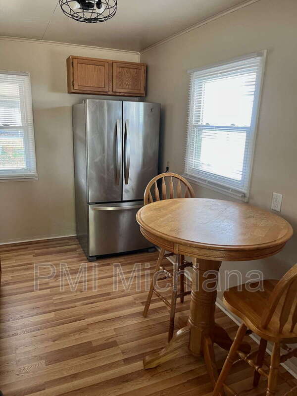 Building Photo - 519 Grand Blvd