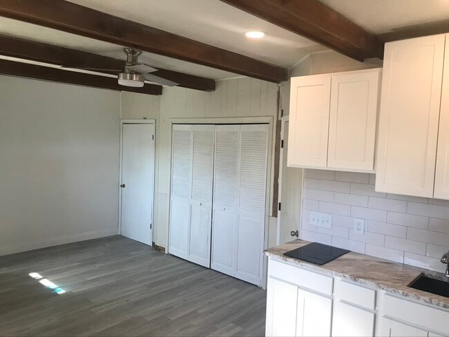 Building Photo - 228 Hawthorne Rd