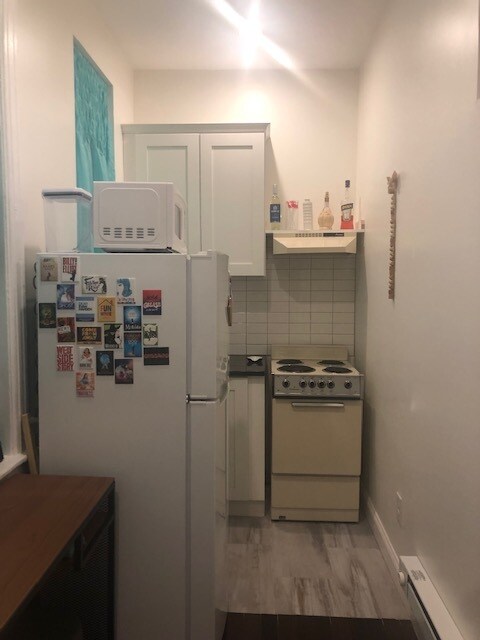 Building Photo - 323 S 46th St