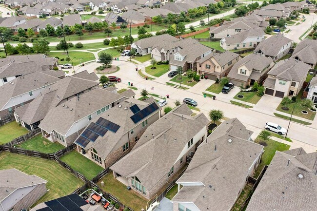 Building Photo - 6023 Dovetail Cliff Ct