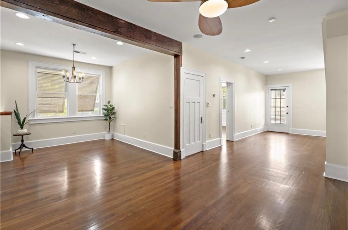 Building Photo - 5815 S Robertson St