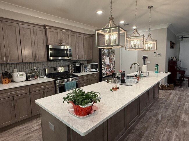 Building Photo - 1002 Gloria Ave