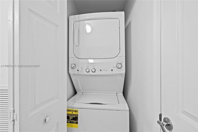 Building Photo - 6362 Collins Ave