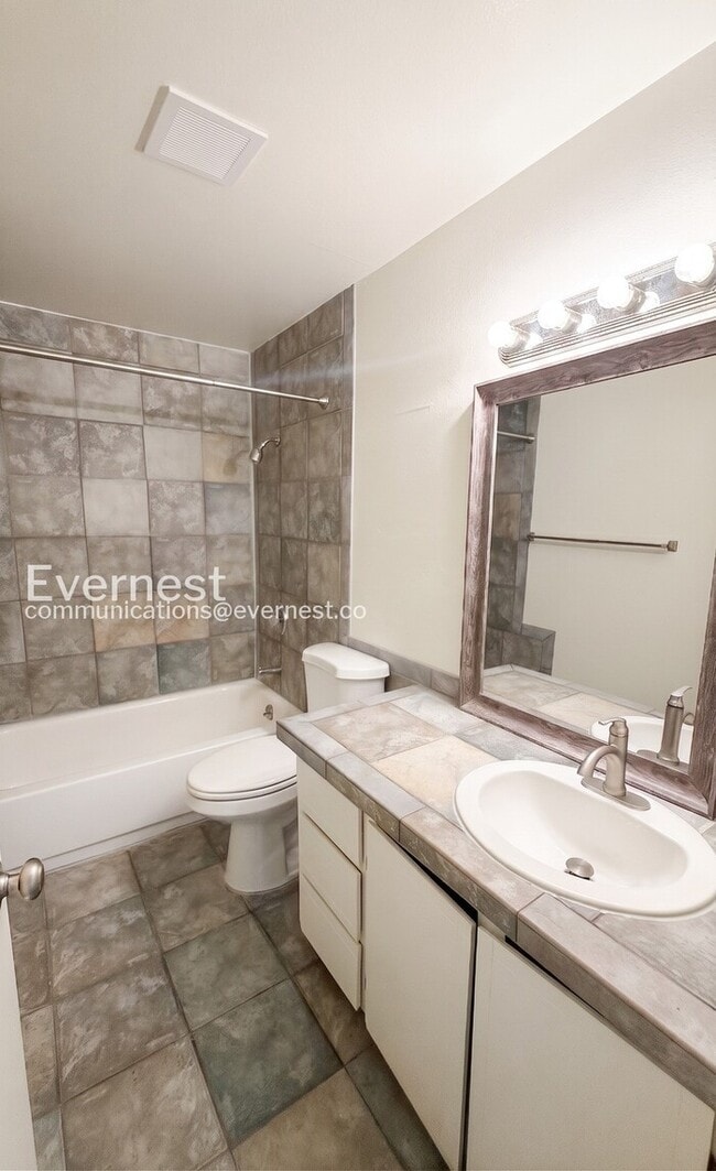 Building Photo - 4-Bed/2-Bath Home/ Pet Friendly/ Voucher Accepted/Available Soon!