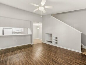 Building Photo - 3-bedroom 3-bathroom condo off Tharpe, washer/dryer, Dishwasher, Pool!