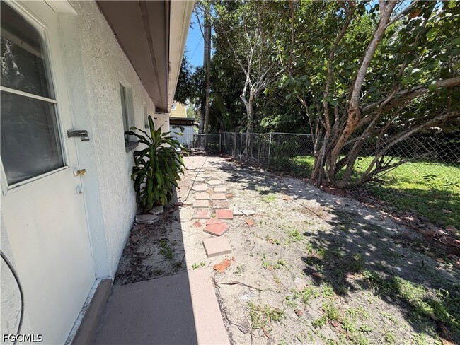 Building Photo - 5829 Casablanca Ct