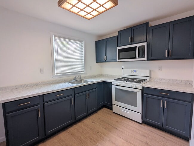 Building Photo - 309 Grand Ave