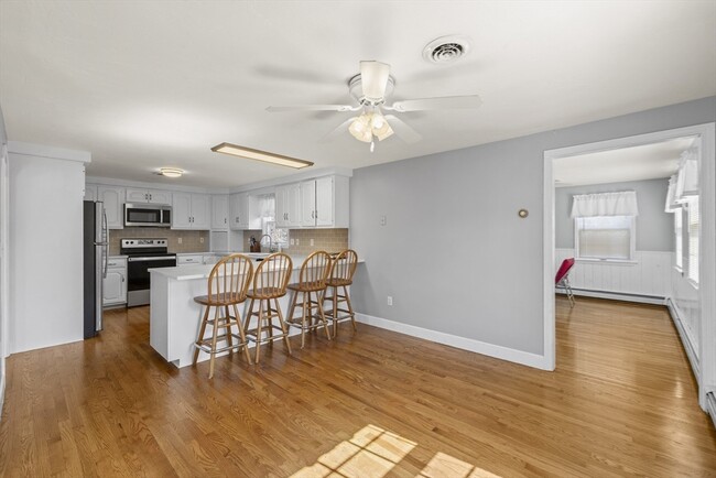 Building Photo - 38 Roosevelt St