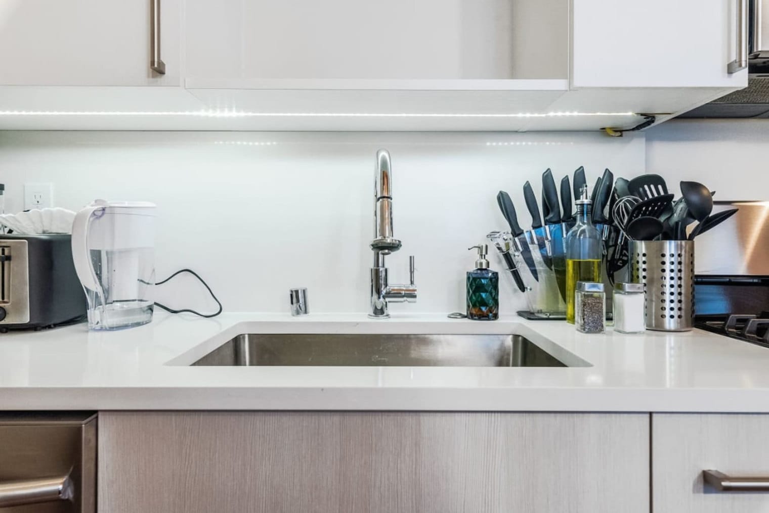 Building Photo - 2120 Commerce St