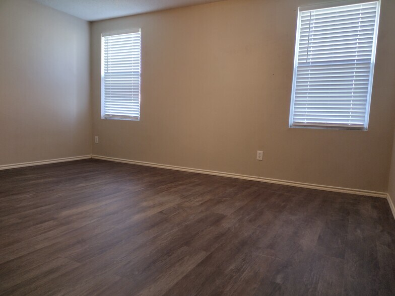 bedroom - 812 Lewis Canyon Ln
