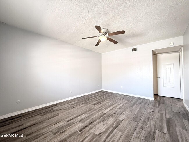 Building Photo - 4800 N Stanton St