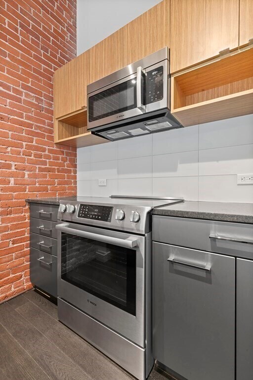Building Photo - 319 A St
