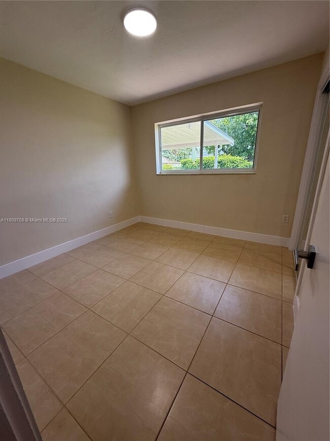Building Photo - 10471 SW 47th St