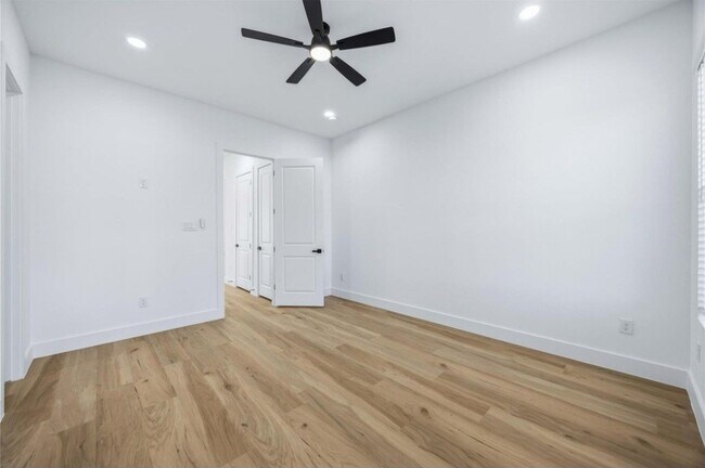 Building Photo - 4429 Aledo St