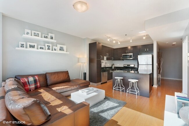 open concept kitchen - 225 S Sangamon St