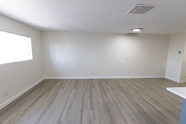 Building Photo - 6003 Craner Ave