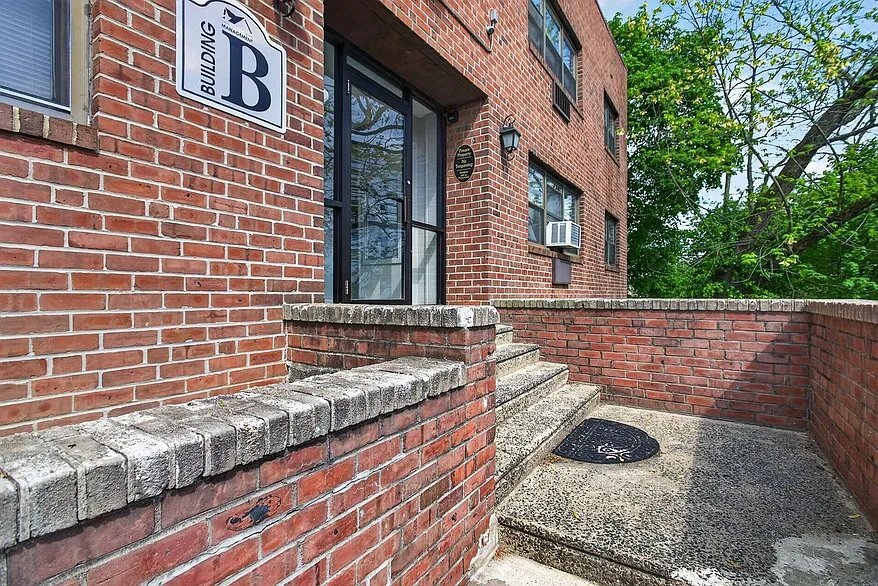 Building Photo - 1360 Edgewood Ave