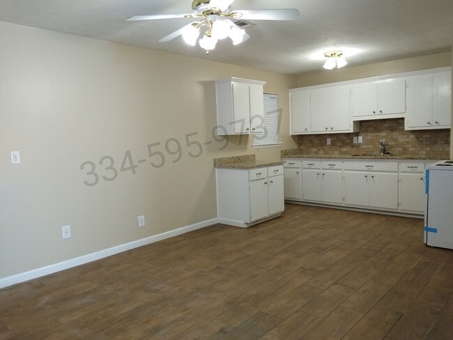 Building Photo - 2930 Englenook Rd