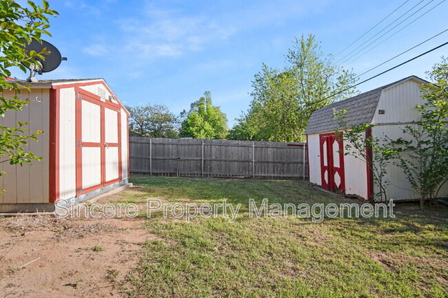 Building Photo - 2321 N Peniel Ave