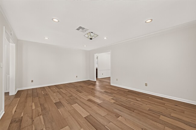 Building Photo - 12411 Pinerock Ln