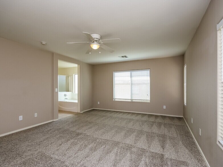 Building Photo - 15445 W Jenan Dr