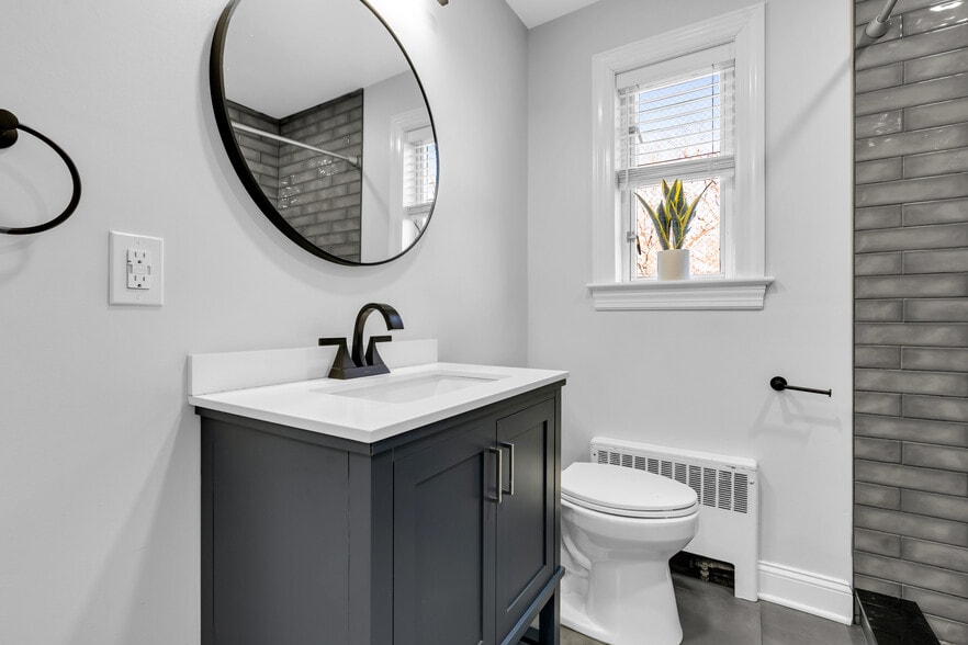 Building Photo - 283 Spring St