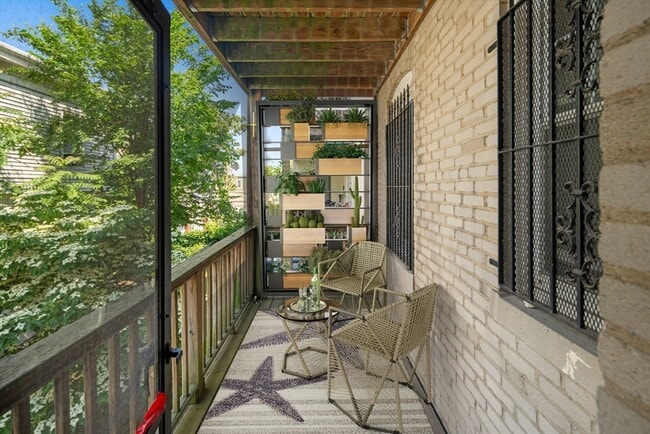 Building Photo - 110 Bellingham St