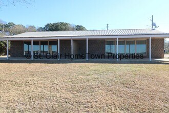 Building Photo - Remodeled Duplex on Logan Martin Lake