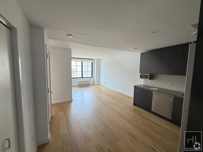 Building Photo - 144-74 Northern Blvd