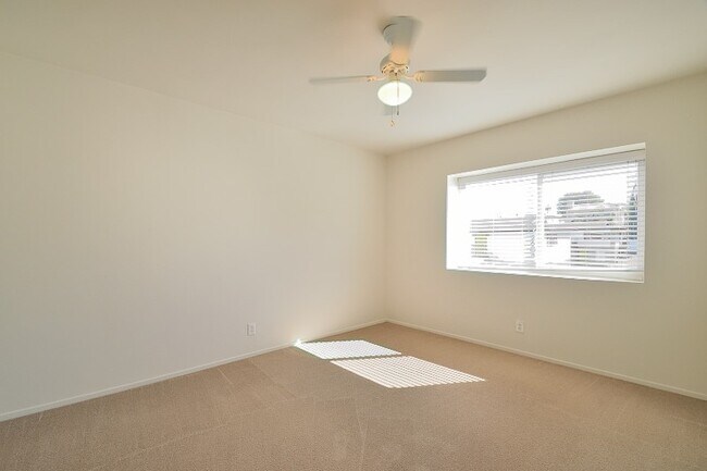 Building Photo - t2603