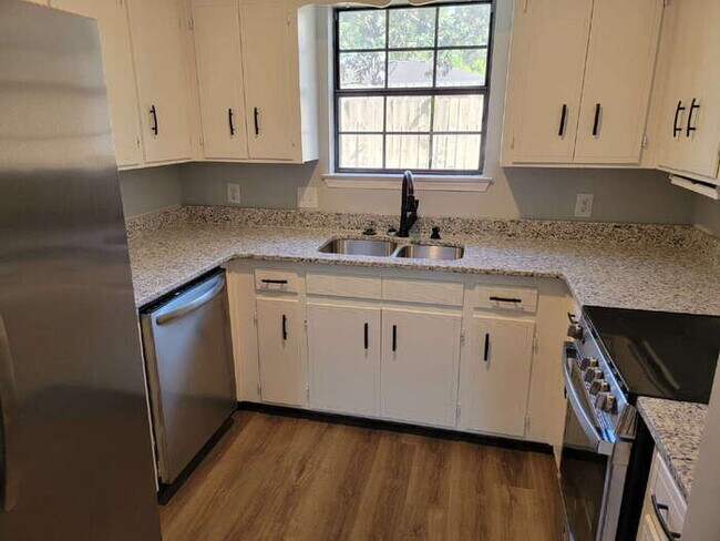 Building Photo - 2366 Shoal Creek Dr