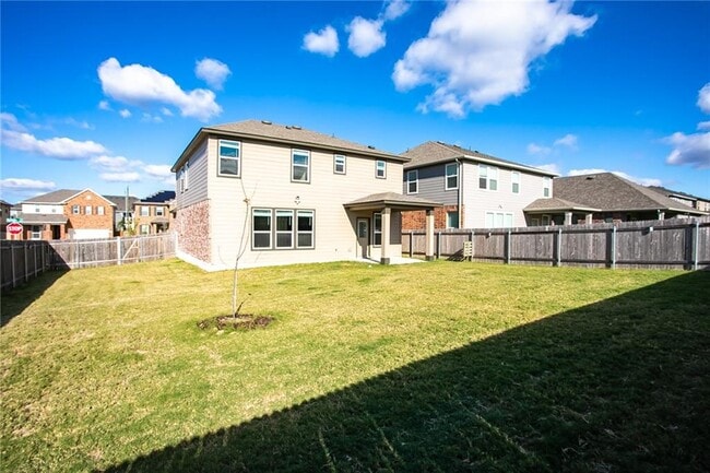Building Photo - 545 Ayinger Ln