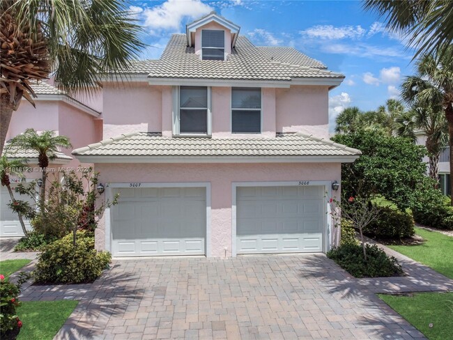 Building Photo - 3007 Fairway Dr N