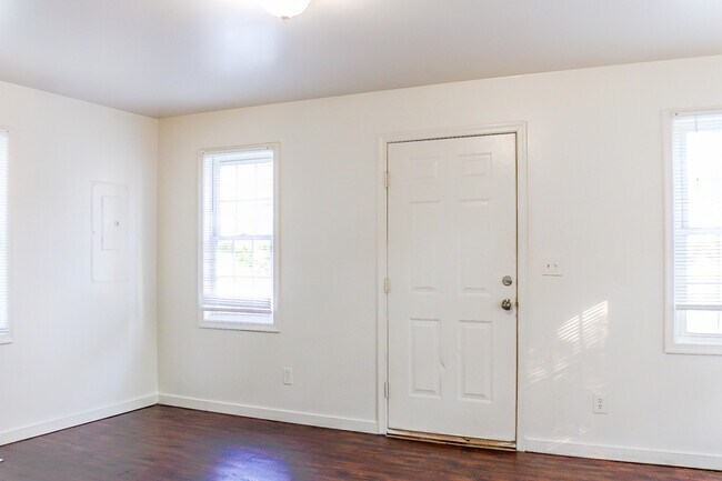 Building Photo - 1026 Stainback St