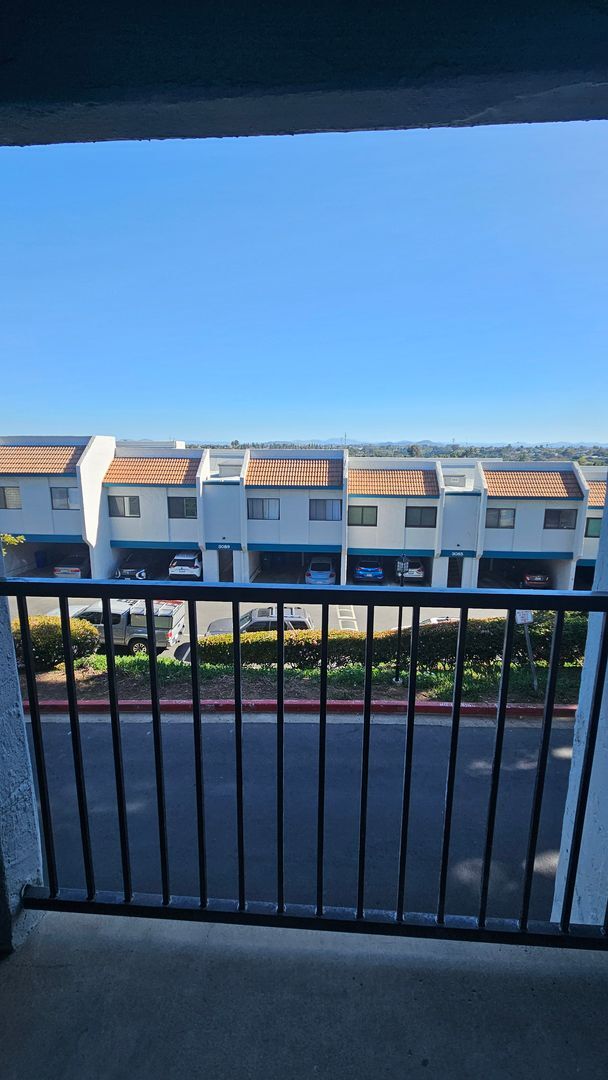 Building Photo - Beautiful 2BD 1.5BA Recently Remodeled Condo in Forest Park Plaza