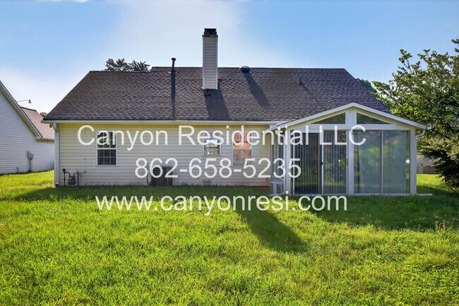 Building Photo - 2035 Ardmore Village Ln
