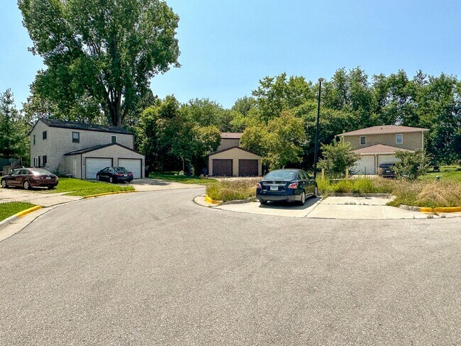 Building Photo - 4210-4212 Harris St