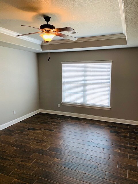 Building Photo - 2050 Eagle Dr